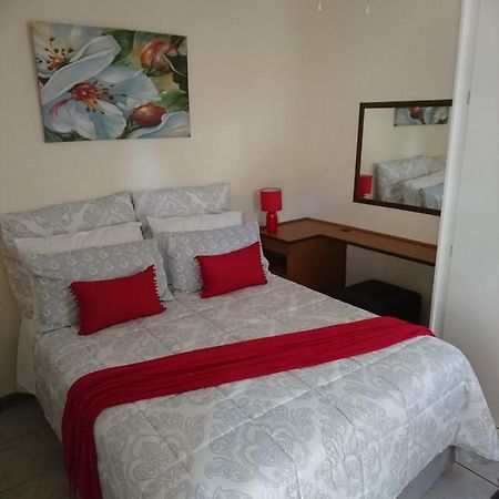 Chanelle Self Catering Bloemfontein Esterno foto