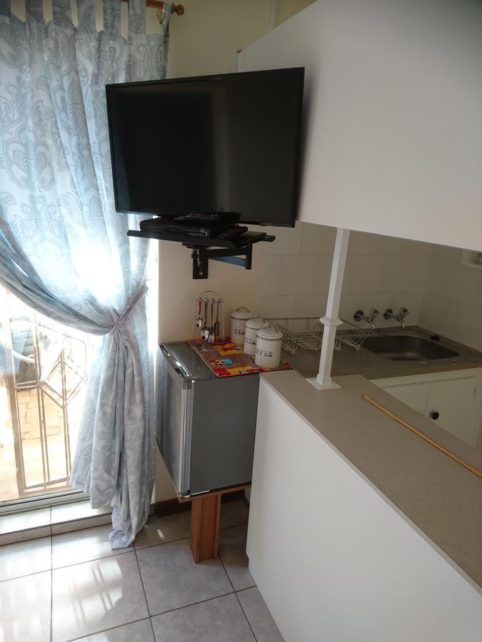 Chanelle Self Catering Bloemfontein Esterno foto